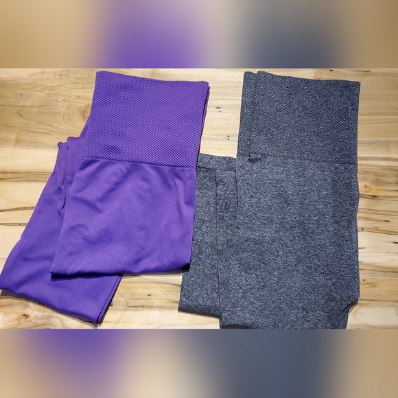 ZENANA OUTFITTERS | 2 Pairs Purple & Dark Grey Opaque Leggings in Size S/M - Picture 6 of 6